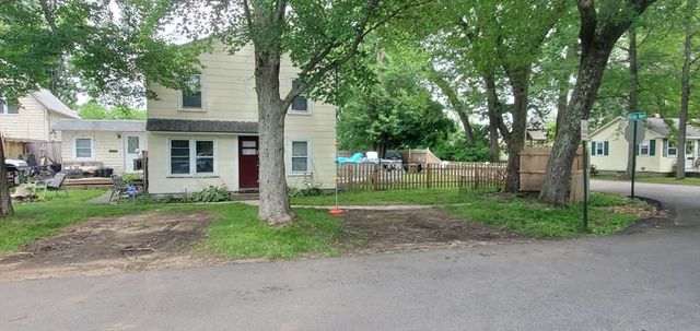 19 Wallis Park, Lunenburg, MA 01462