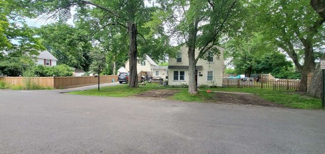 19 Wallis Park, Lunenburg, MA 01462