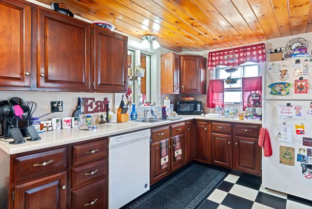 37 Tappan Street, Farmington, NH 03835