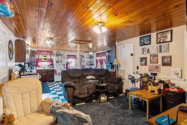 37 Tappan Street, Farmington, NH 03835