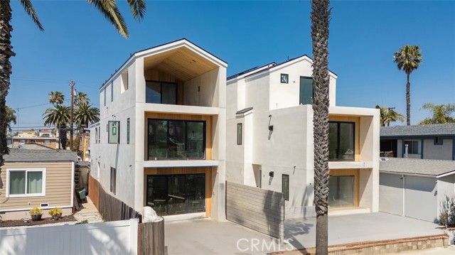 305 14th Street, Huntington Beach, CA 92648