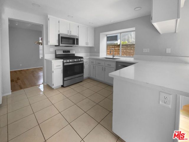 650 Twin Peaks Avenue, Simi Valley, CA 93065