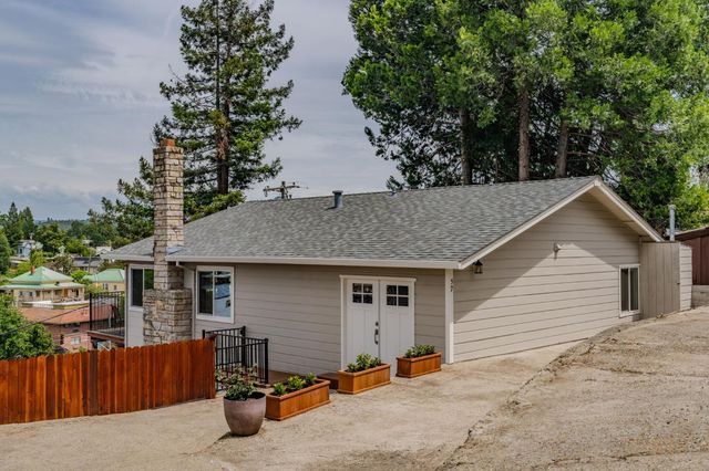 57 Anita St, Jackson, CA 95642