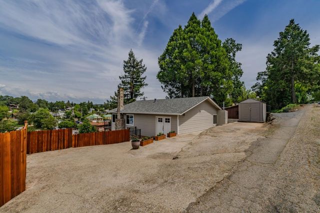 57 Anita St, Jackson, CA 95642