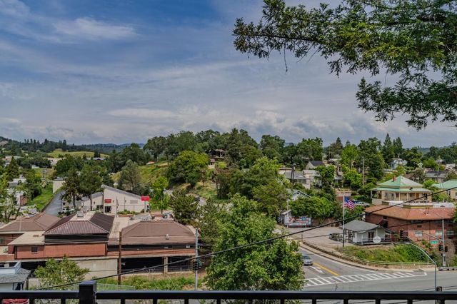 57 Anita St, Jackson, CA 95642