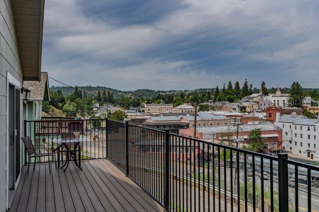 57 Anita St, Jackson, CA 95642