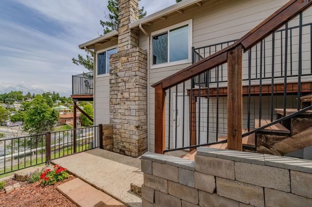 57 Anita St, Jackson, CA 95642