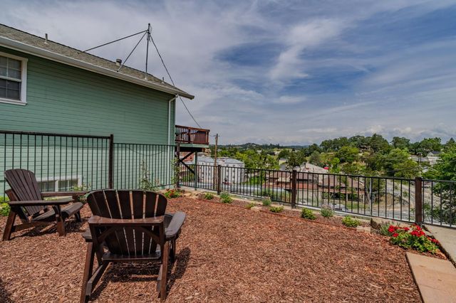 57 Anita St, Jackson, CA 95642