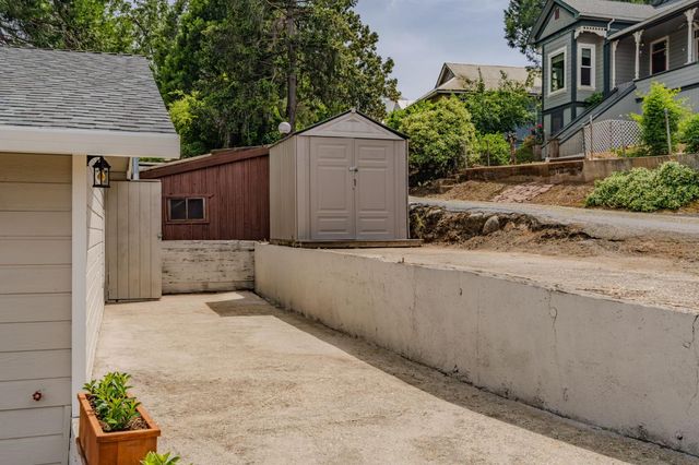 57 Anita St, Jackson, CA 95642