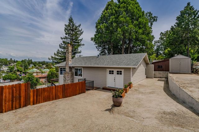 57 Anita St, Jackson, CA 95642