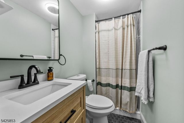 133 Central Ave, Long Hill Twp., NJ 07980