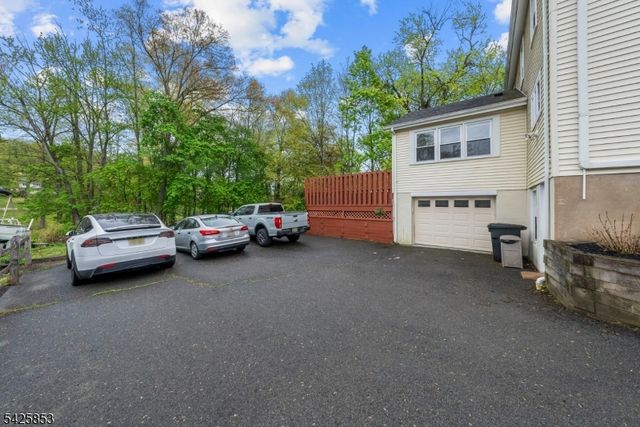 133 Central Ave, Long Hill Twp., NJ 07980