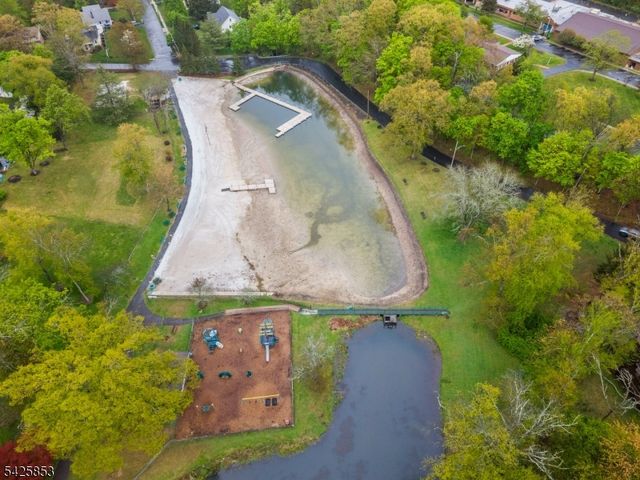 133 Central Ave, Long Hill Twp., NJ 07980