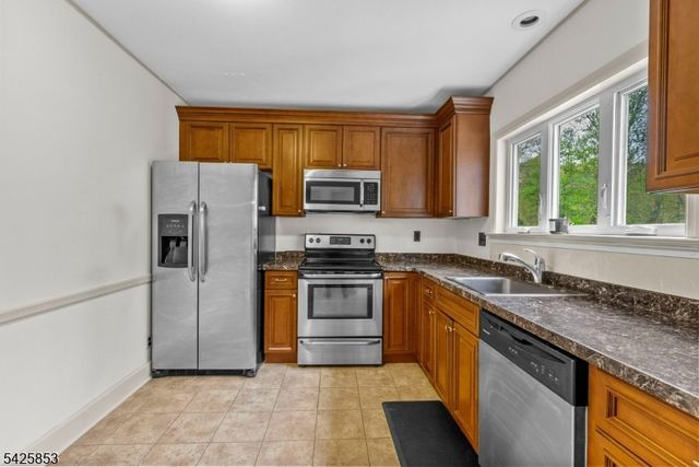 133 Central Ave, Long Hill Twp., NJ 07980