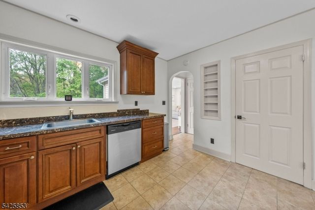 133 Central Ave, Long Hill Twp., NJ 07980