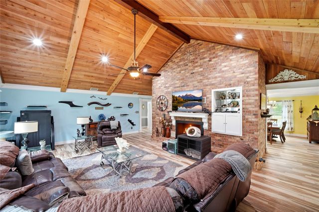 1551 County Road 318, Cleveland, TX 77327
