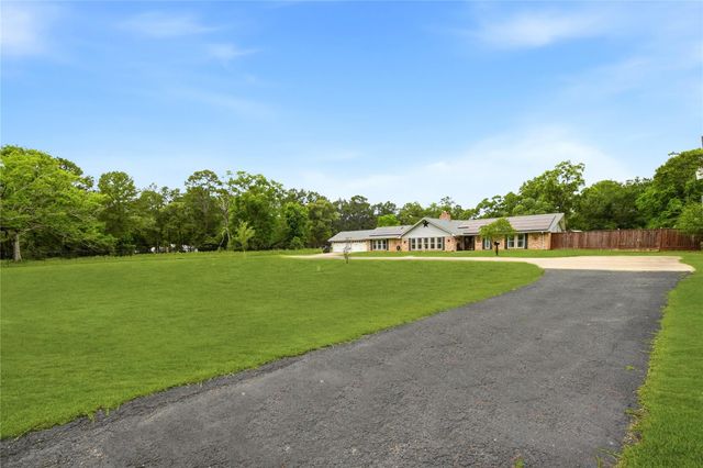 1551 County Road 318, Cleveland, TX 77327