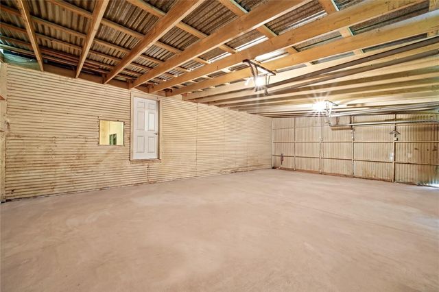 1551 County Road 318, Cleveland, TX 77327