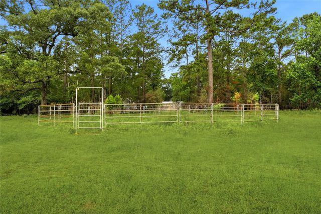 1551 County Road 318, Cleveland, TX 77327