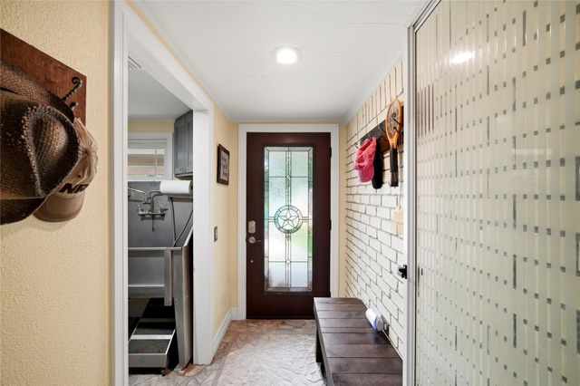 1551 County Road 318, Cleveland, TX 77327