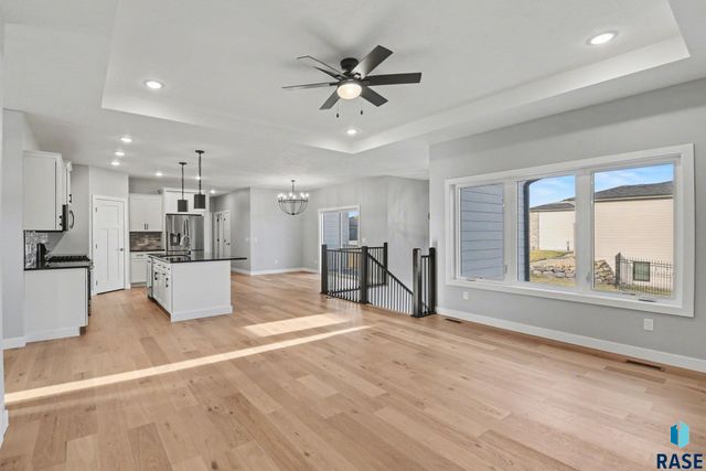 501 N Corsair Cir Circle, Sioux Falls, SD 57110