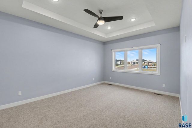 501 N Corsair Cir Circle, Sioux Falls, SD 57110