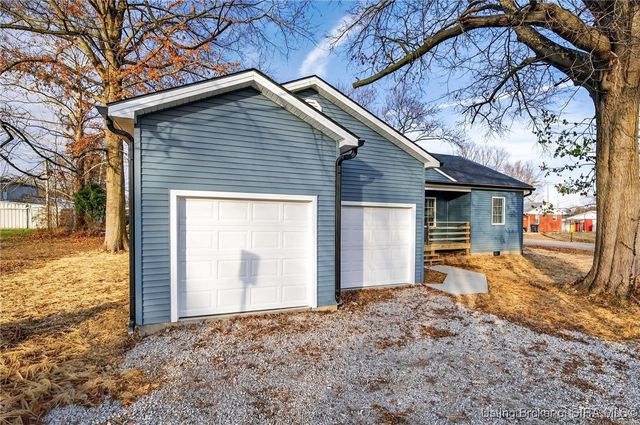 1114 N Pine Street, Scottsburg, IN 47170