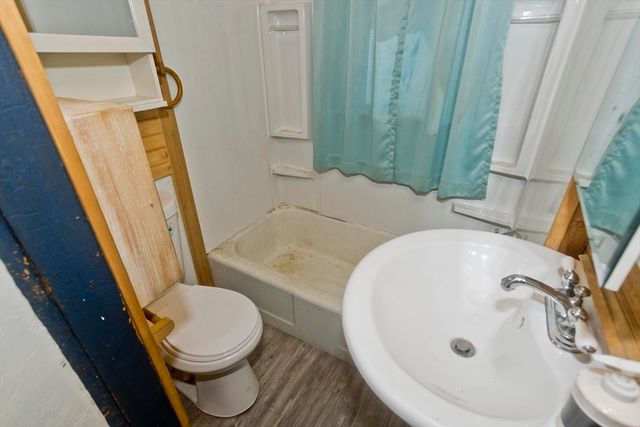 1019 Burnett Rd, Chicopee, MA 01020