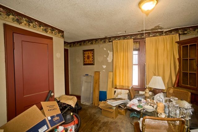 1019 Burnett Rd, Chicopee, MA 01020