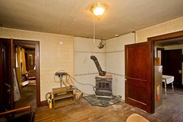 1019 Burnett Rd, Chicopee, MA 01020