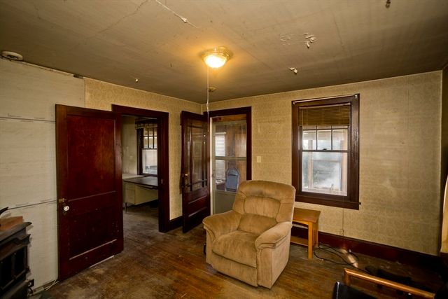1019 Burnett Rd, Chicopee, MA 01020