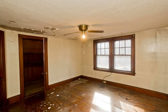 1019 Burnett Rd, Chicopee, MA 01020