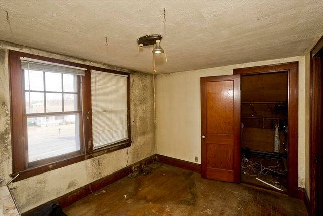 1019 Burnett Rd, Chicopee, MA 01020