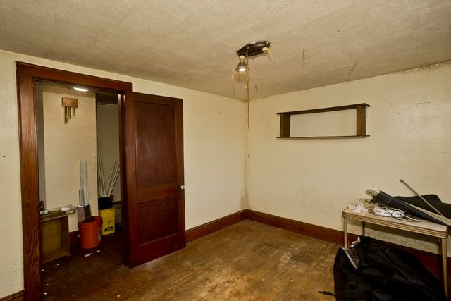 1019 Burnett Rd, Chicopee, MA 01020