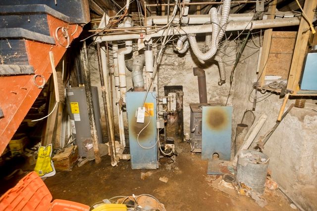 1019 Burnett Rd, Chicopee, MA 01020
