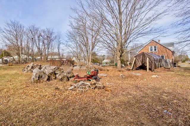 1019 Burnett Rd, Chicopee, MA 01020