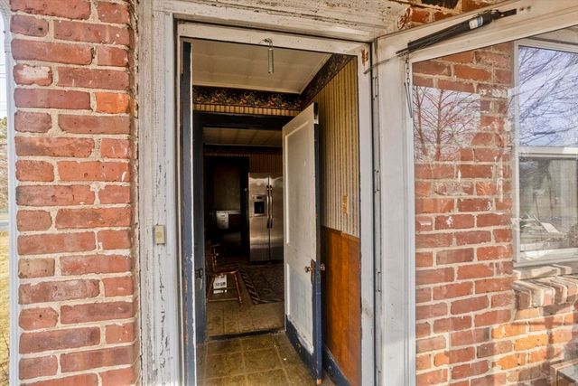 1019 Burnett Rd, Chicopee, MA 01020