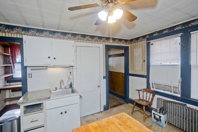 1019 Burnett Rd, Chicopee, MA 01020