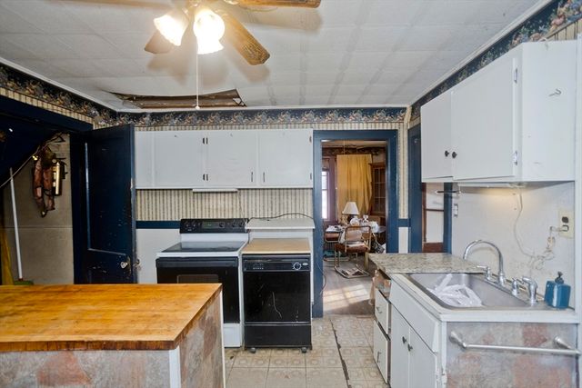 1019 Burnett Rd, Chicopee, MA 01020