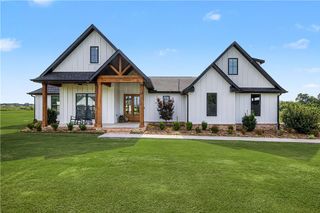 492 Drain Road, Farmington, AR 72730