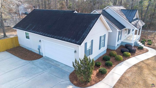 111 Marie Drive, Cochran, GA 31014