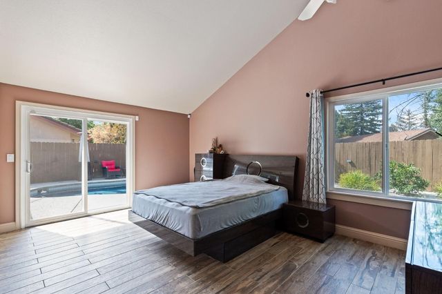 7195 N Carnegie Avenue, Fresno, CA 93722