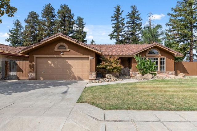 7195 N Carnegie Avenue, Fresno, CA 93722