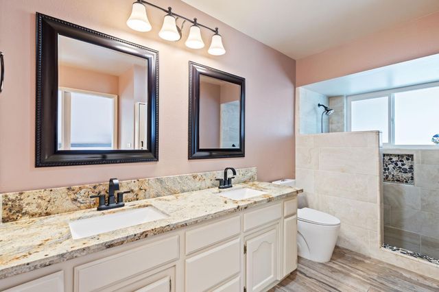 7195 N Carnegie Avenue, Fresno, CA 93722