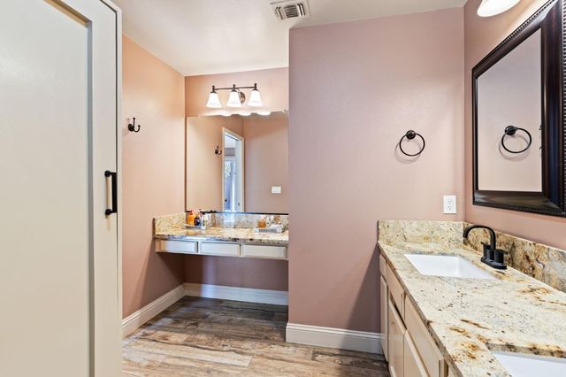 7195 N Carnegie Avenue, Fresno, CA 93722