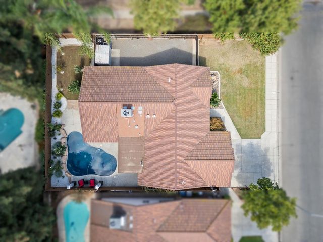 7195 N Carnegie Avenue, Fresno, CA 93722