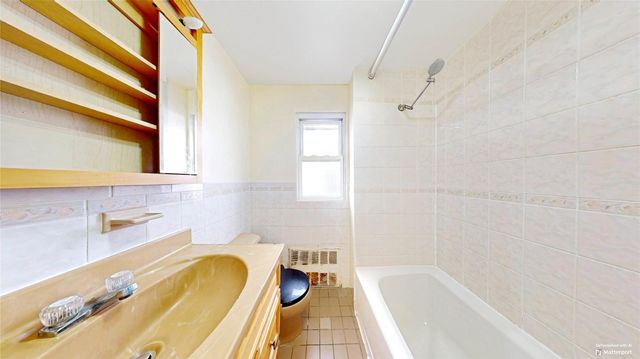 954 E 39th Street, Brooklyn, NY 11210