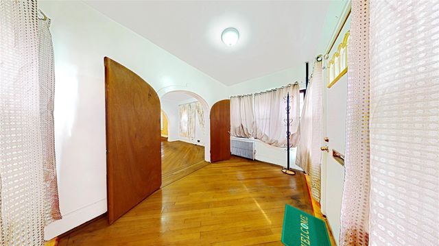954 E 39th Street, Brooklyn, NY 11210