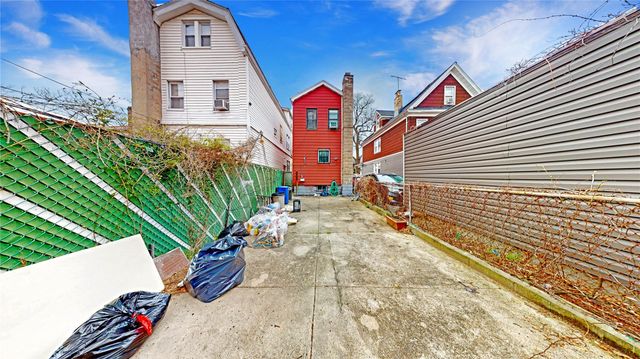 954 E 39th Street, Brooklyn, NY 11210