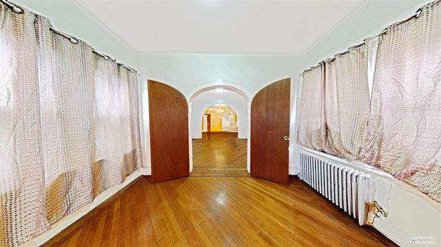 954 E 39th Street, Brooklyn, NY 11210